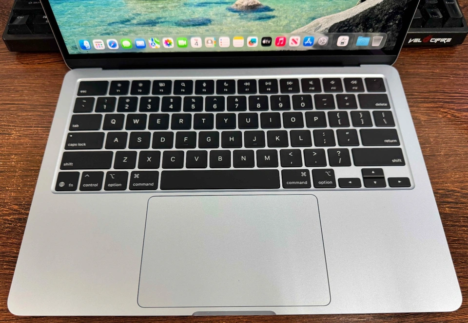 Apple MacBook Air 13" (M4 Chip, 512GB SSD, 16GB Ram) Sky Blue - Mint 100% Bat - Image 2